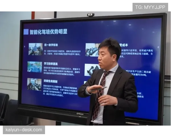 蒋圣龙训练完直接去奢侈品店刷卡,这自律和消费反差谁懂 蒋圣龙训练完直接去奢侈品店刷卡,这自律和消费反差谁懂